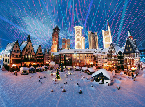 Beim WinterWonder LEGOLAND lässt eine Lasershow um 18:00 und um 19:30 Uhr das MINILAND funkelnd erstrahlen. 
