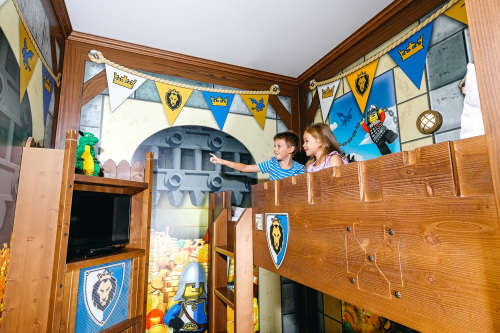 Kinderzimmer in der Drachenburg im LEGOLAND Feriendorf (©LEGOLAND/Christian Colista)