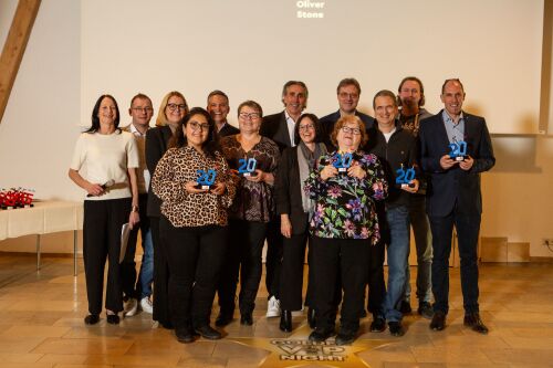 Das LEGOLAND Deutschland Resort ehrte bei der Golden VIP Night 2025 saisonale und festangestellte Mitarbeiterinnen und Mitarbeiter für ihre langjährige Betriebszugehörigkeit.