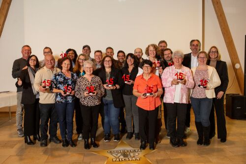 Das LEGOLAND Deutschland Resort ehrte bei der Golden VIP Night 2025 saisonale und festangestellte Mitarbeiterinnen und Mitarbeiter für ihre langjährige Betriebszugehörigkeit.