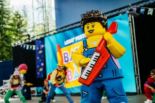 Beim LEGO Festival im LEGOLAND Deutschland Resort gibt es fünf interaktive Bereiche, in denen gebaut, getanzt, gespielt und getüftelt werden kann.