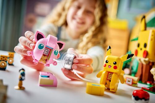 Familien, die beim Festival im LEGOLAND® Deutschland Resort dabei sind, gehören zu den ersten weltweit, die das LEGO Pokémon™ SMART Play™ System in Aktion erleben.